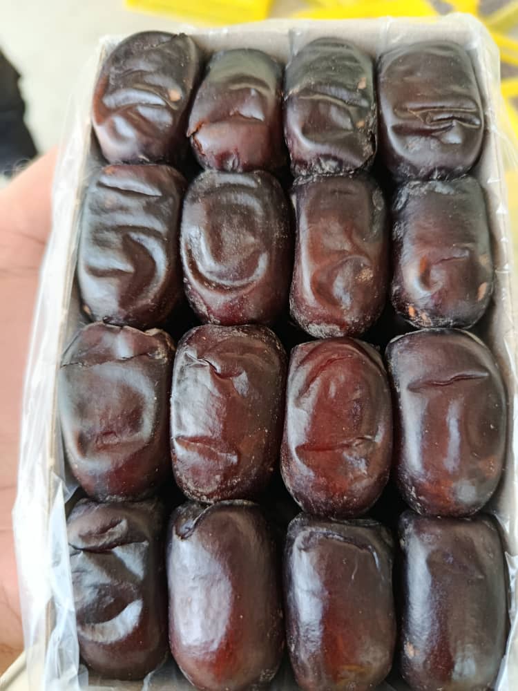 خرما مضافتی تازه و خوشمزه مناسب مصرف مجالس