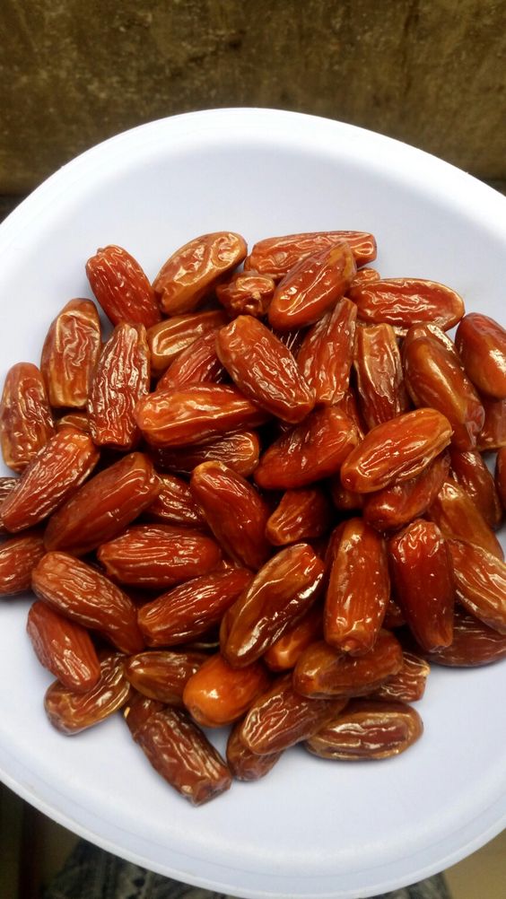 تصویر 2 از فروش خرما پیارم عسلی درجه یک + قیمت رقابتی
