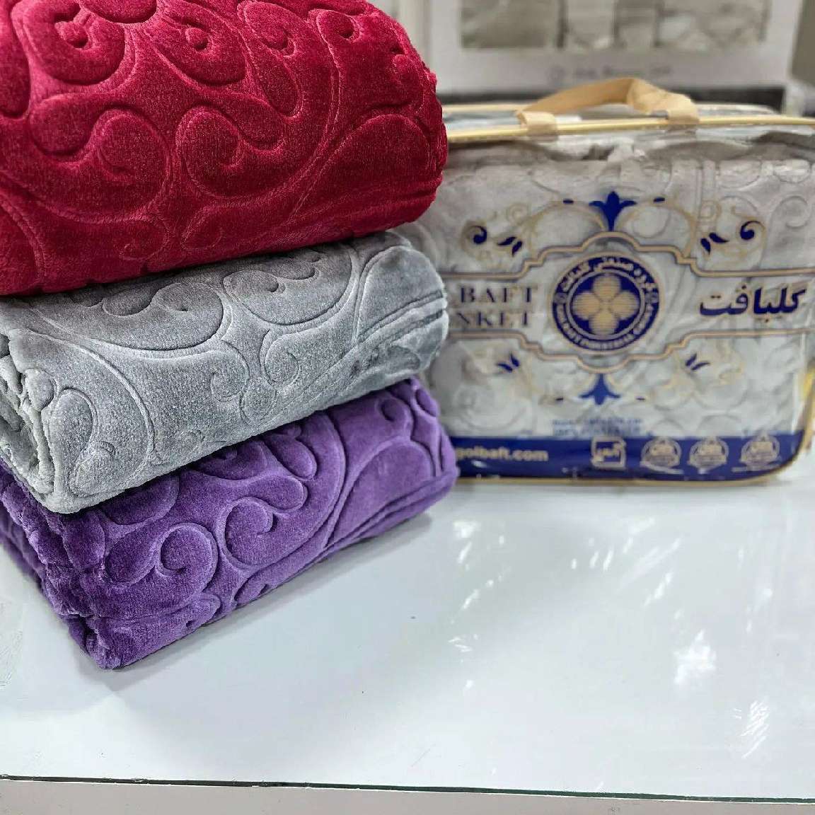 پخش عمده و قیمت ارزان و با کیفیت پتو دو نفره گلبافت ابعاد 240 × 220  تک رنگ