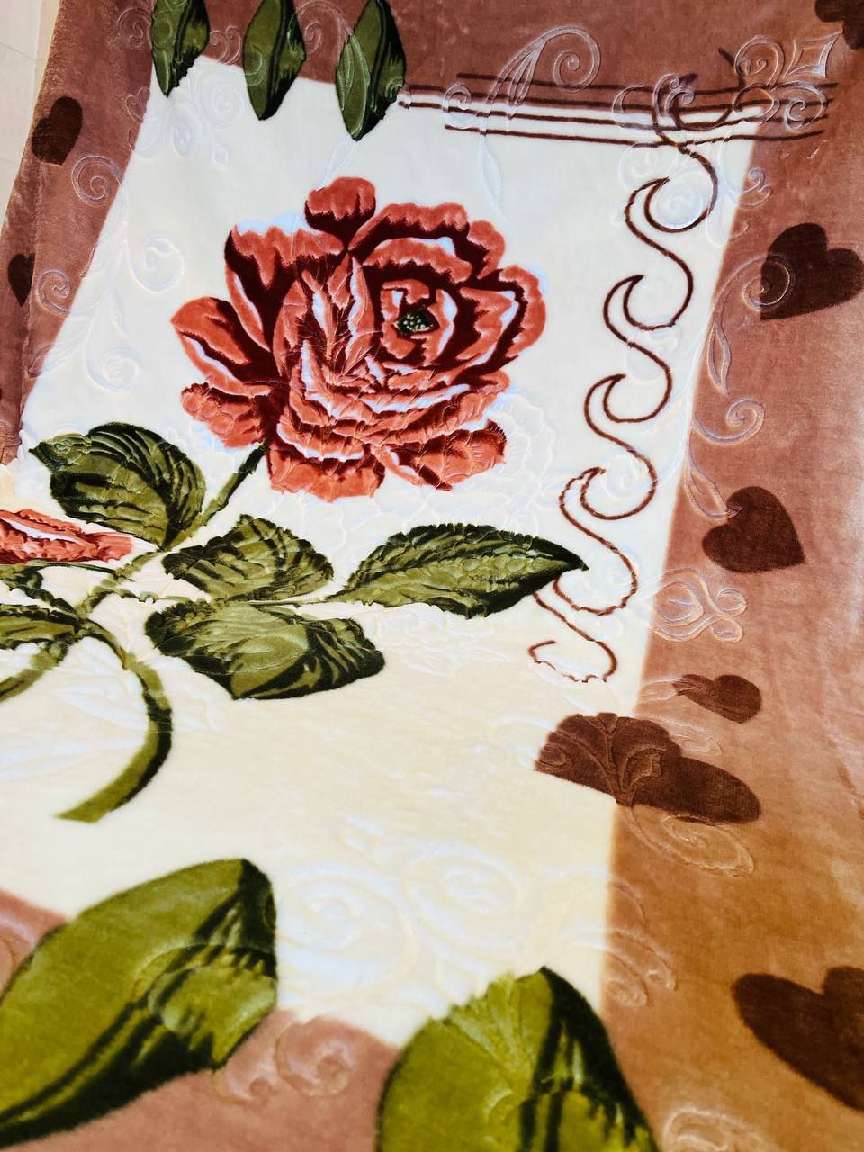 تصویر 2 از قیمت اقتصادی و به صرفه و با کیفیت عالی پتو لاله مهرگان گلدار یک نفره بالای ۷ رنگ متنوع + عمده