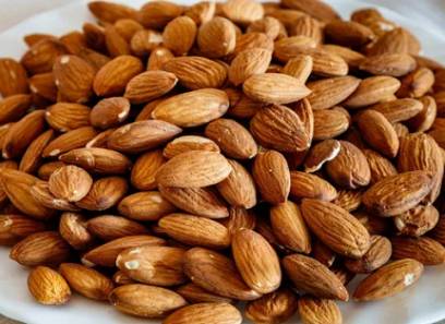 تصویر 1 از فروش استثنایی بادام شاهرودی سایز متوسط داراب