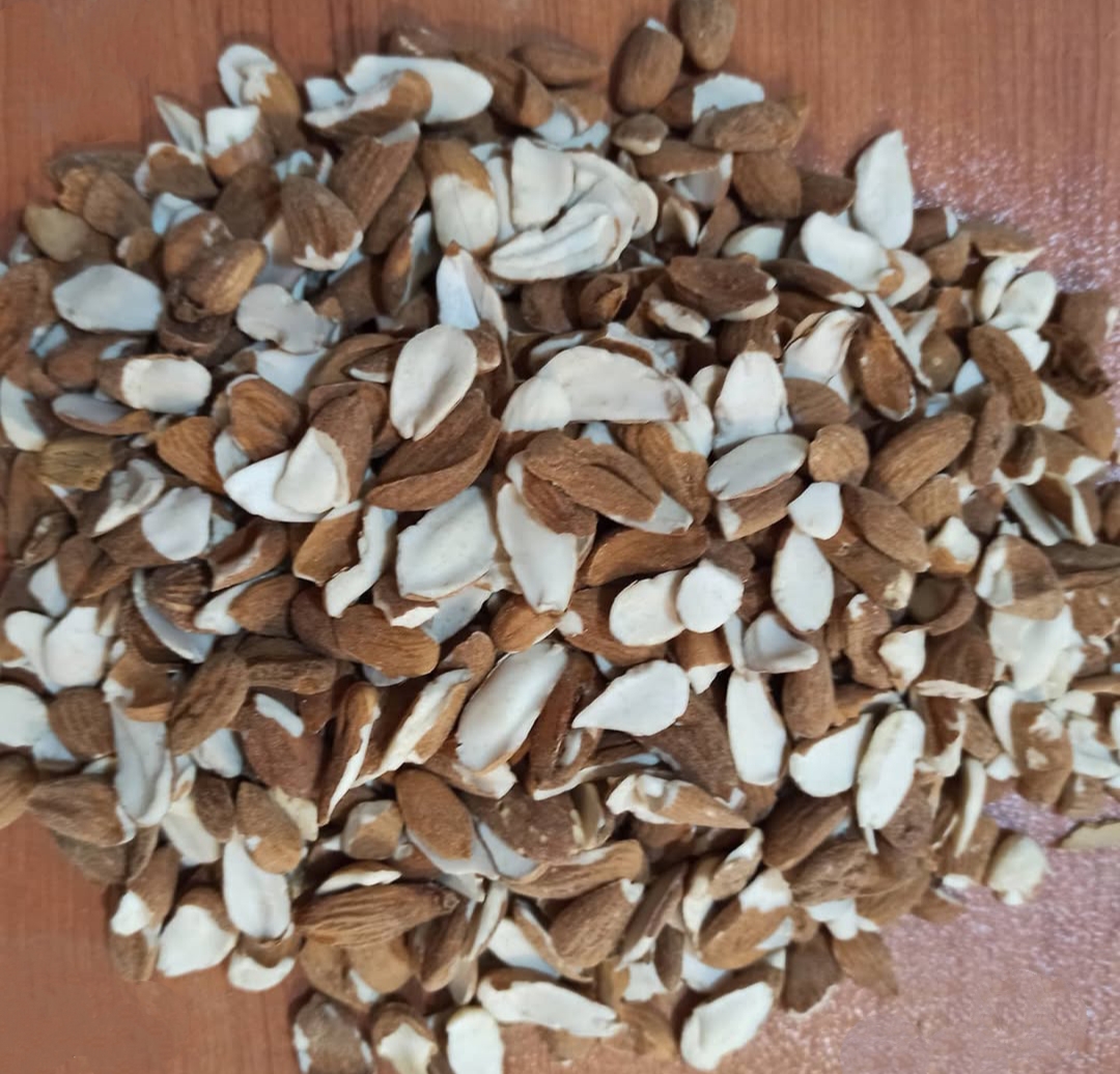 تصویر 3 از فروش ویژه بادام شکسته (لپه) + قیمت استثنایی