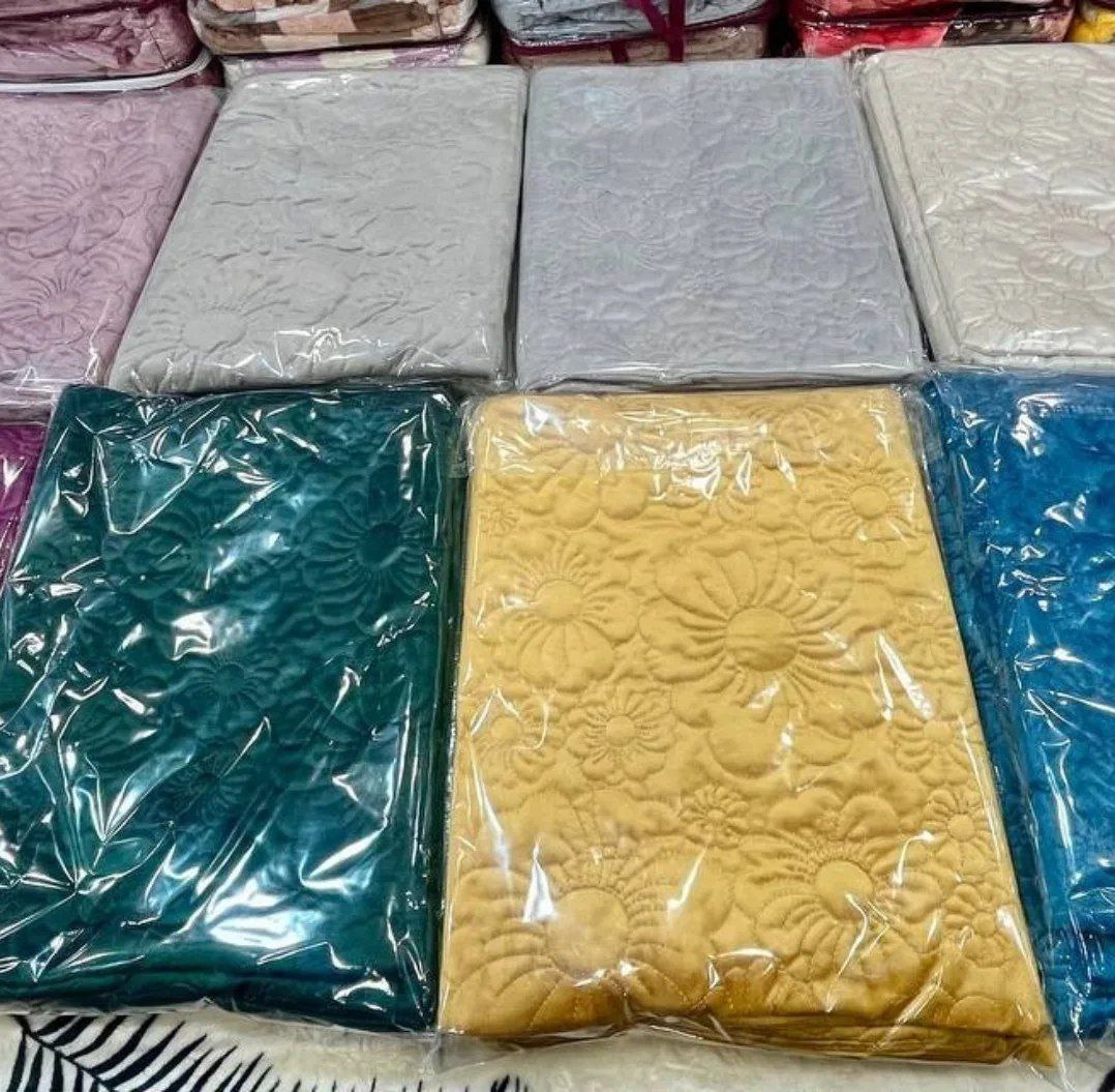 تصویر 1 از خرید فوق‌العاده و باکیفیت و قیمت مناسب روبالشتی اسپانیا دورو مخمل و یک رو گلدوزی