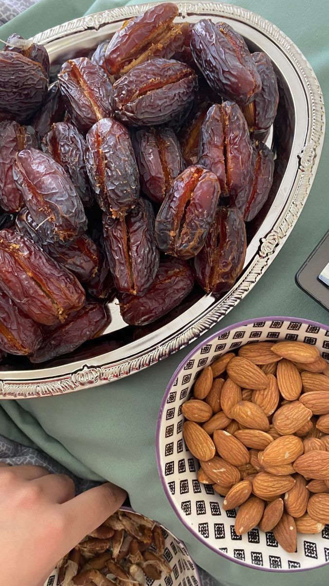 تصویر 5 از خرید انواع خرما مغز دار درجه یک طعم شیرین قیمت ارزان