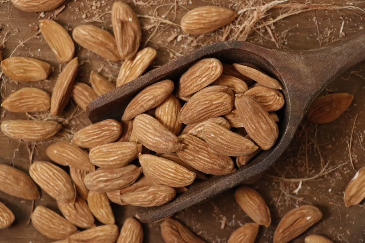 خرید و فروش تضمینی مغز بادام مامایی سایز a3