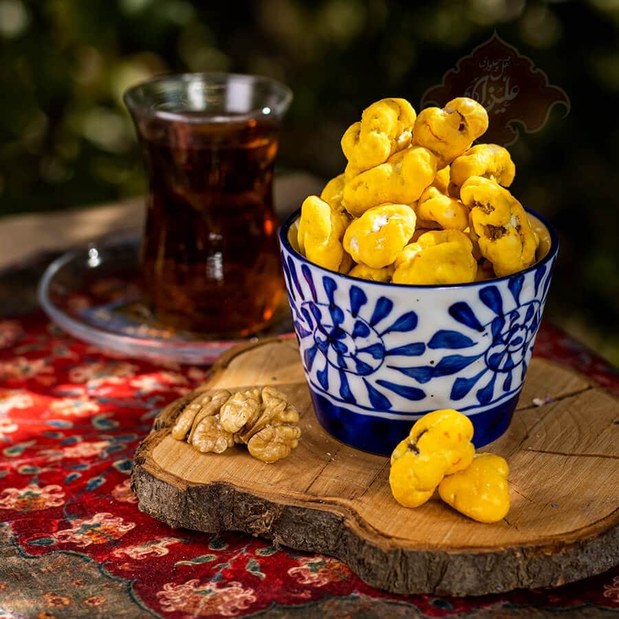 خرید نقل گردویی زعفرانی + قیمت فروش استثنایی