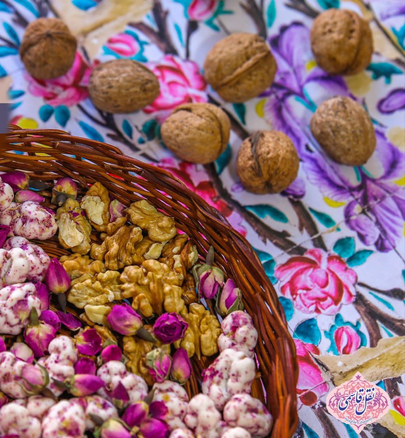 خرید و قیمت نقل گردویی گل محمدی + فروش عمده