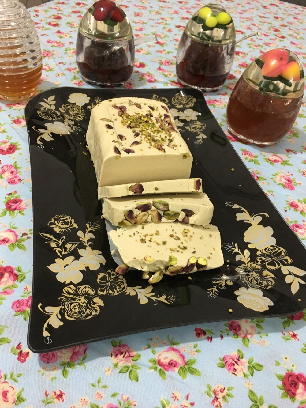 تصویر 1 از فروش ویژه حلوا شکری ابرو بادی ۴۰۰ گرمی + قیمت رقابتی