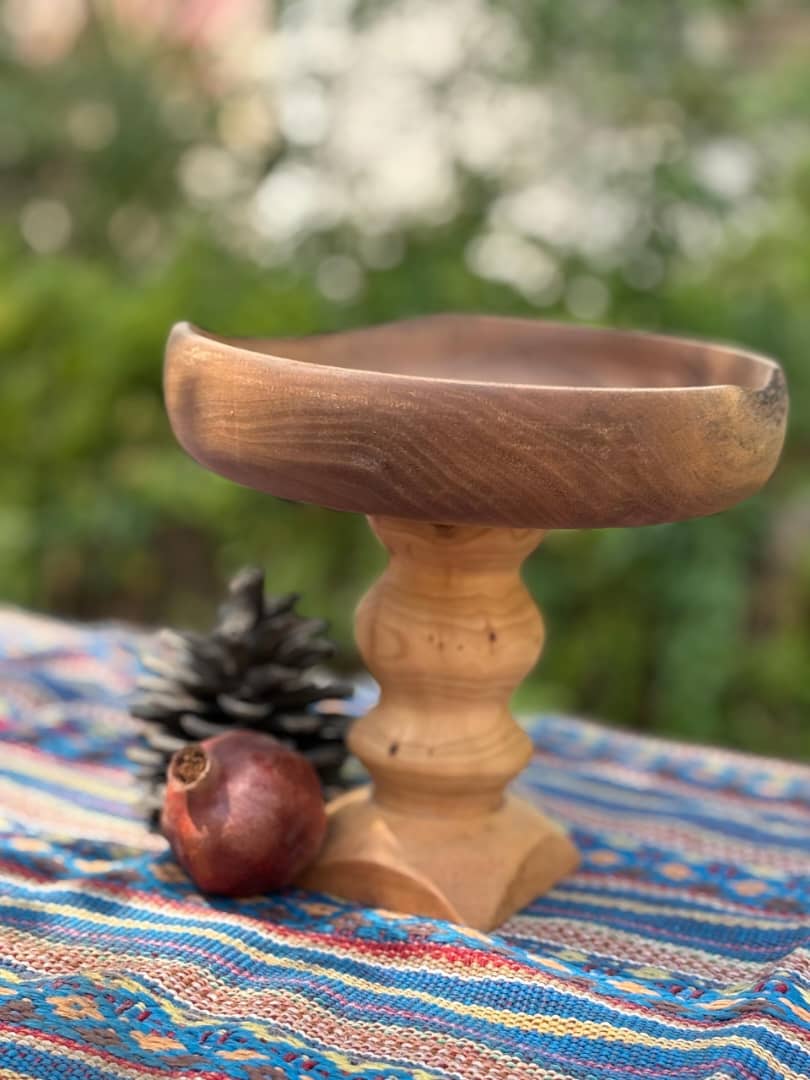 تصویر 1 از شکلات‌ خوری لوکس با ترکیب چوب گردو و راش