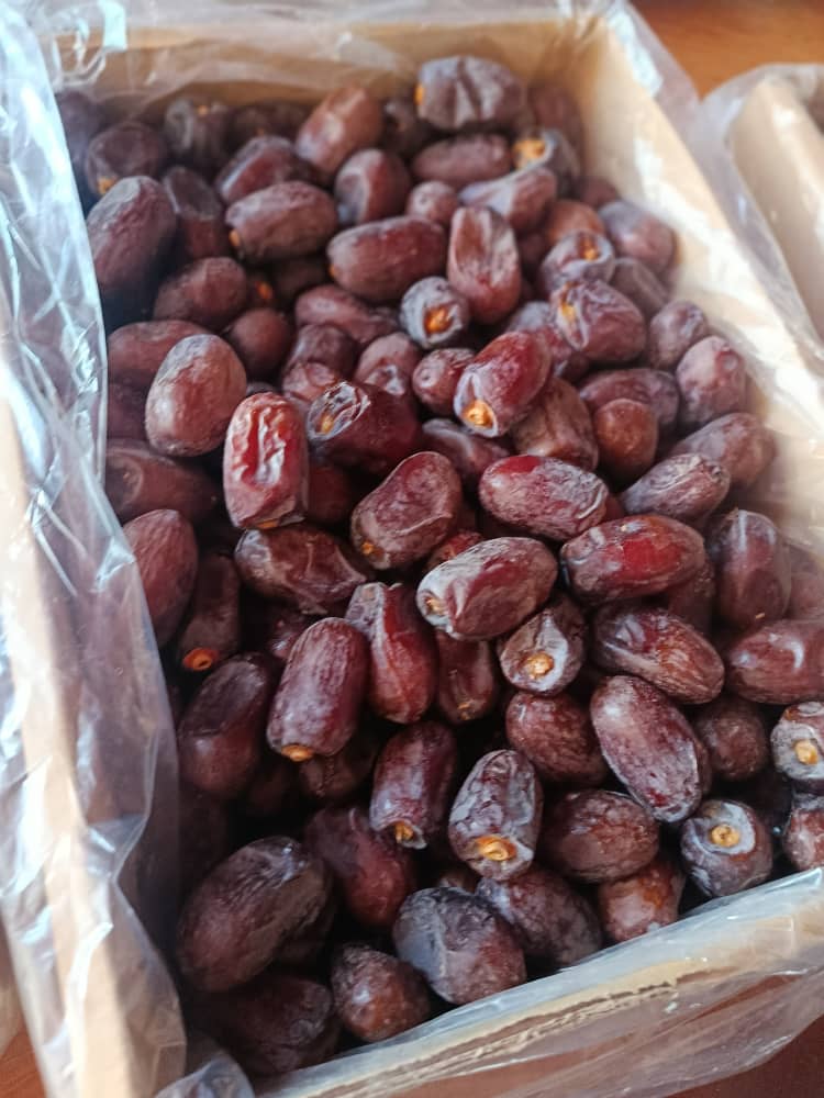 تصویر 1 از فروش ویژه خرما کلوته عنبرآباد خام و روغن زده برای بازار داخلی ایران و صادراتی کشورهای همسایه