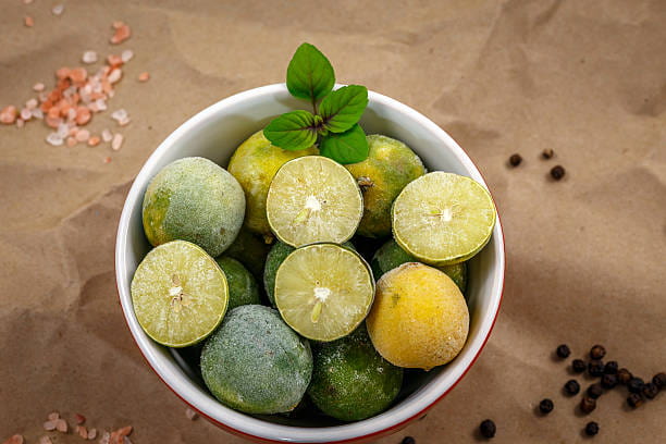 کنسانتره لیمو ترش شفاف با عطر تازه و طعم واقعی میوه