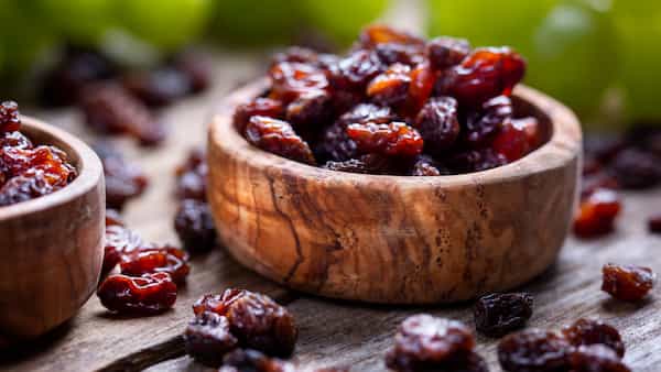 تصویر 1 از فروش آلو بخارا خشک حسنی + قیمت خرید به صرفه