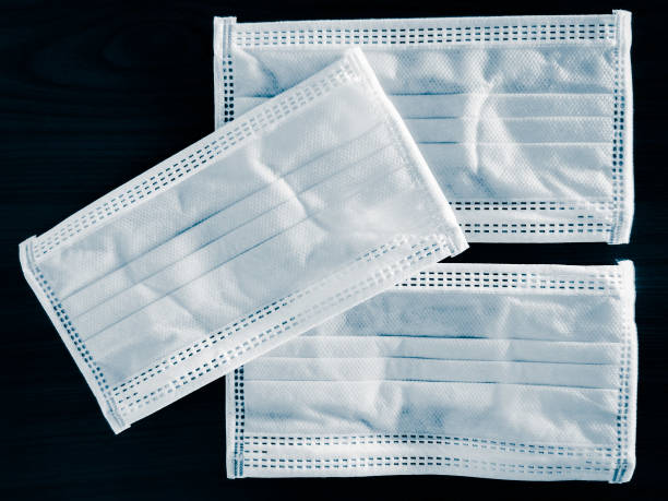 تصویر 5 از قیمت ماسک پزشکی سه لایه سفید + خرید باور نکردنی