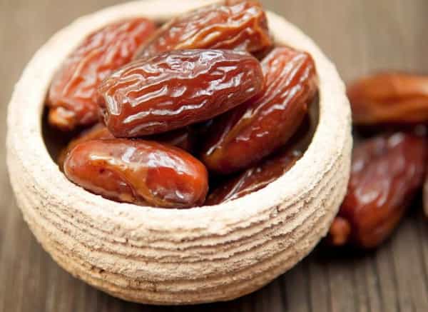 خرما زاهدی ساغر با رنگ طلایی و بافت یکدست