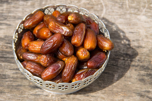 تصویر 2 از فروش خرما زاهدی عمده درجه یک + قیمت خرید به صرفه