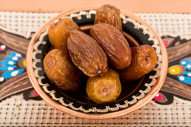 تصویر 2 از خرید خرما زاهدی خشک صادراتی + قیمت عالی باکیفیت