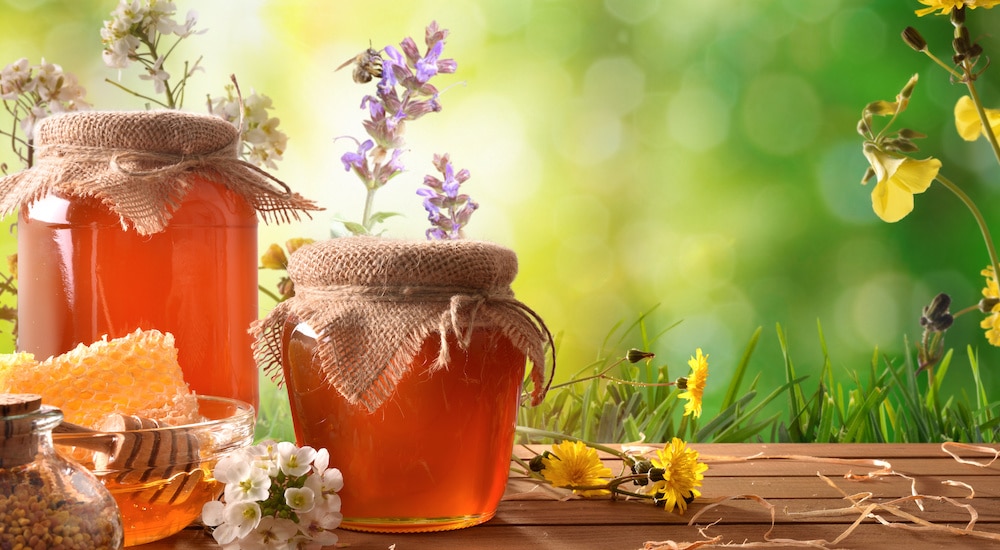 فروش عسل چند گیاه اعلا شیشه 900 گرمی + فروش ارزان