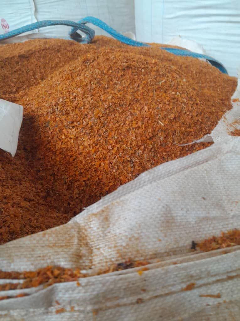 تصویر 3 از خرید ارزان تفاله گوجه برای بره پروار