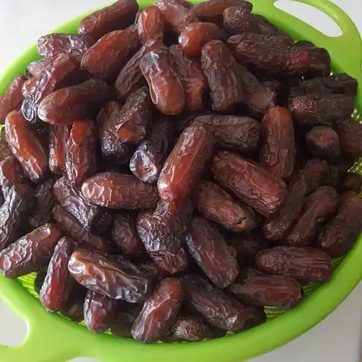 تصویر 1 از قیمت خرید خرما پیارم صادراتی عمده به صرفه و ارزان