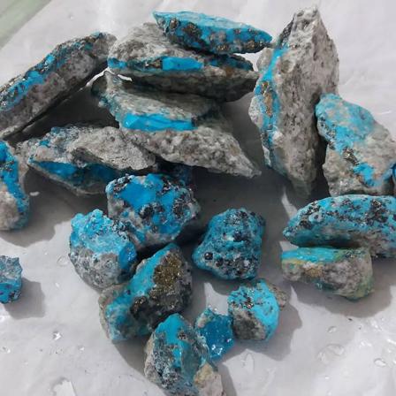 تصویر 1 از خرید سنگ فیروزه خام نیشابور + قیمت فروش استثنایی
