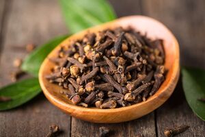 تصویر 1 از فروش عمده اسانس میخک طبیعی گرید A