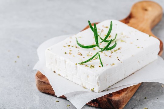 تصویر 1 از قیمت خرید پنیر لاکتیکی + فروش ویژه