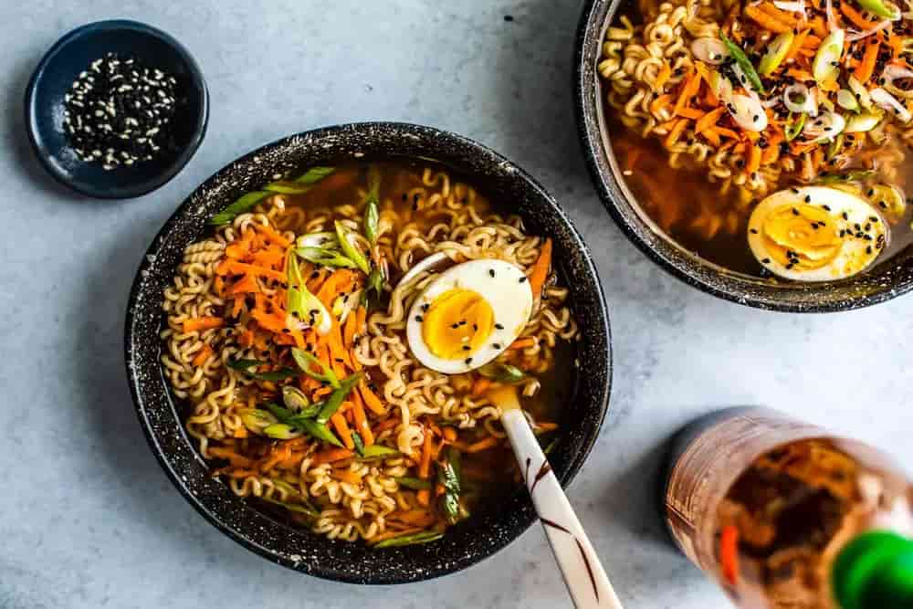 تصویر 1 از قیمت خرید نودل گوشت با طعم سس سویا شیرین با فروش عمده