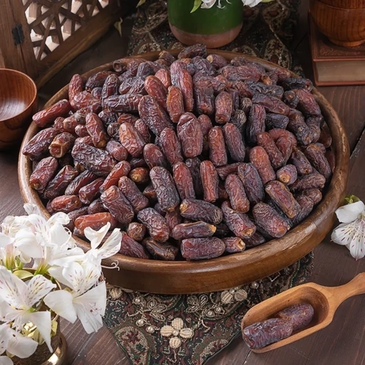 تصویر 2 از خرما پیارم سوپر لوکس صادراتی + خرید دسته اول