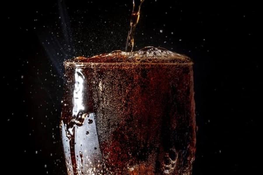 تصویر 1 از خرید نوشابه مشکی انرژی زا + قیمت فروش استثنایی