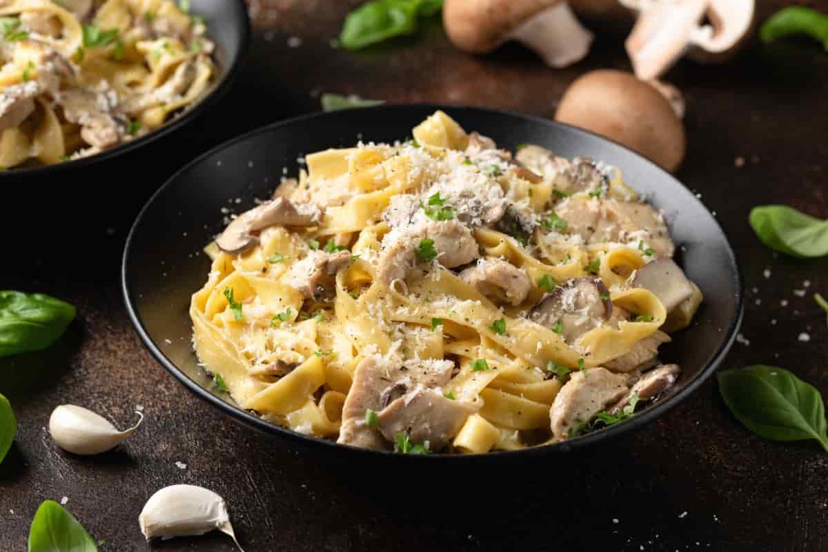 تصویر 3 از قیمت نودل مرغ و قارچ + فروش ویژه