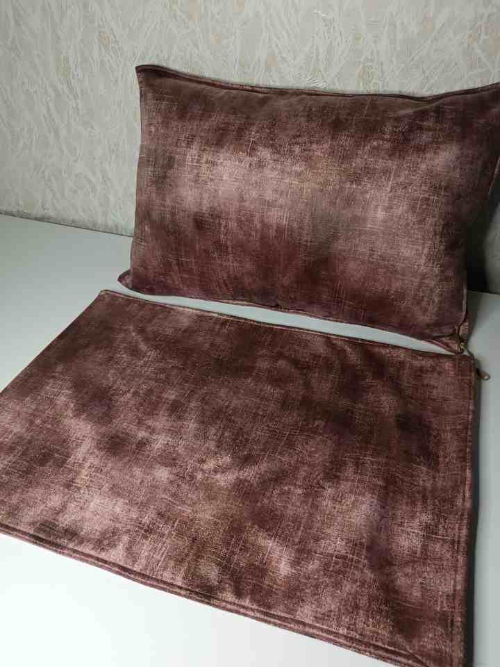 تصویر 1 از قیمت خرید روبالشتی مخمل سوخته قهوه ای رزگلد زیپ دار سایز 50 × 70 سانتی متر + عمده