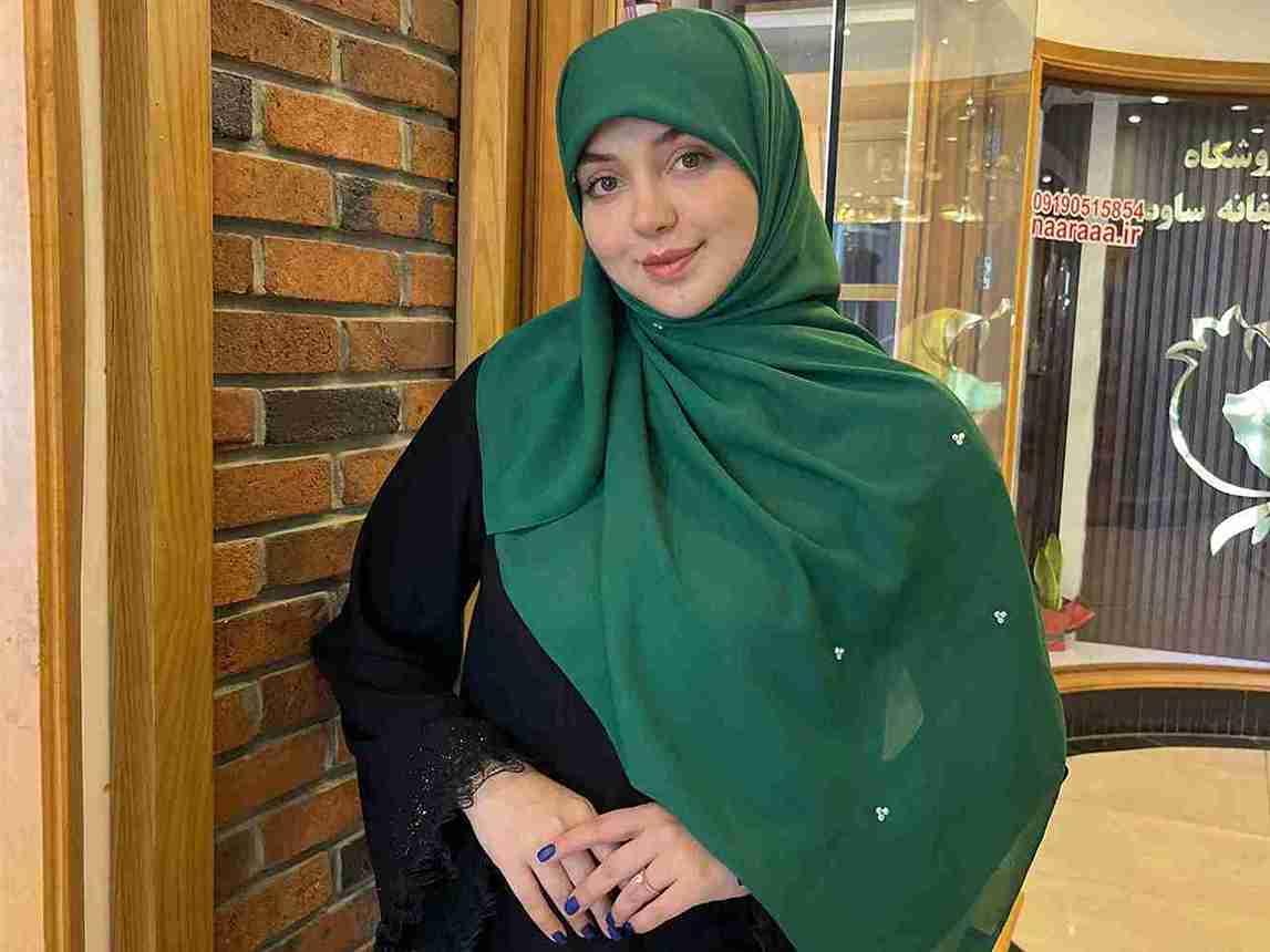 تصویر 1 از قیمت روسری نگین دار مجلسی + خرید باور نکردنی