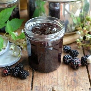 تصویر 4 از خرید و فروش مربا شاه توت با شرایط فوق العاده (شیشه ۳۱۰ گرمی)
