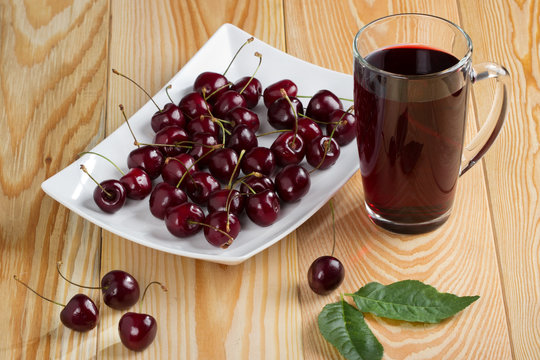 تصویر 2 از خرید و فروش آبمیوه آلبالو طبیعی + فروش عمده