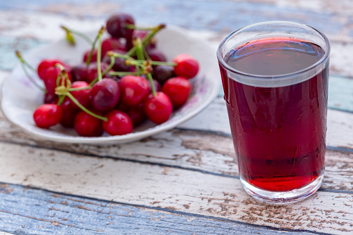 تصویر 3 از خرید و قیمت آبمیوه آلبالو سن ایچ + فروش صادراتی