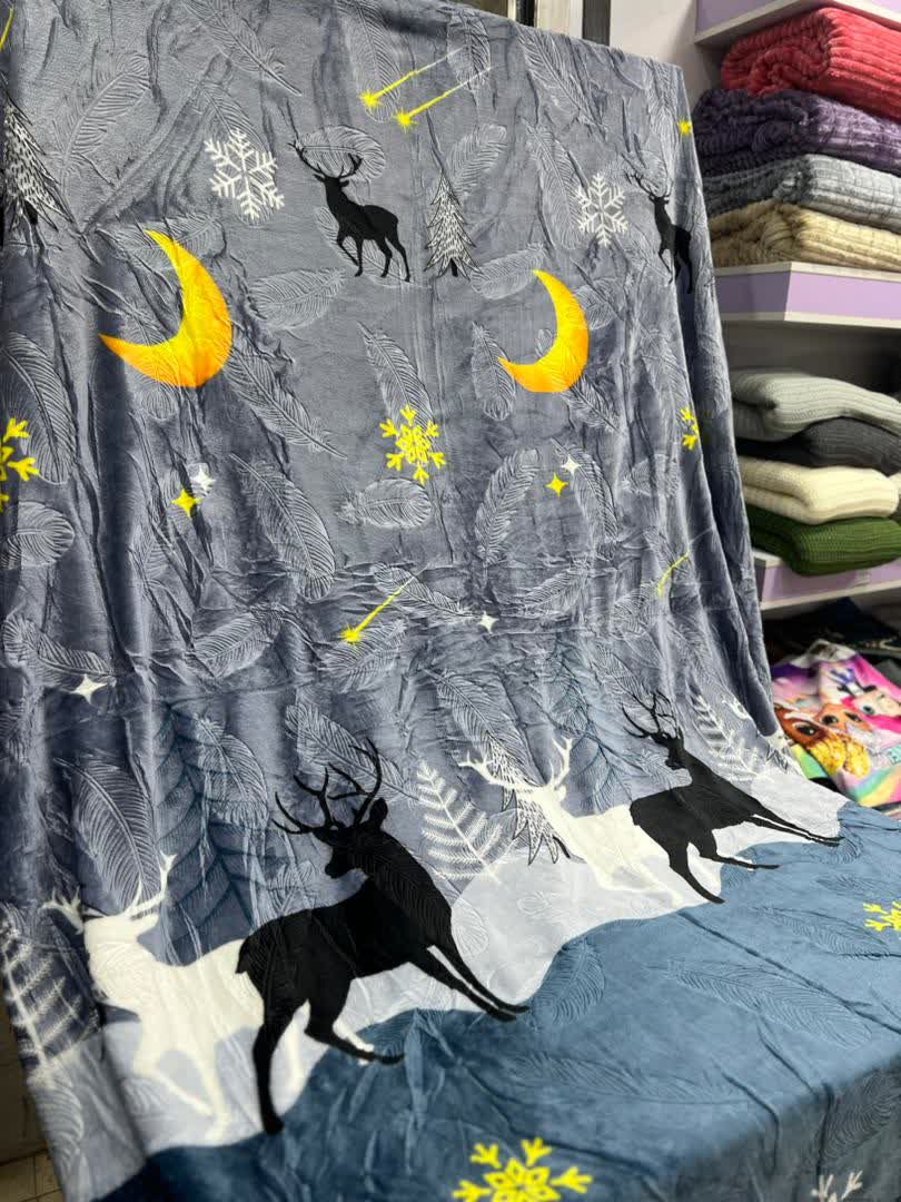 تصویر 2 از خرید ارزان و باور نکردنی، با کیفیت پتو ژله ای دو نفره لیزری طرح پر ابعاد ۲۲۰ × ۲۴۰ + عمده