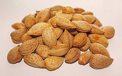 تصویر 2 از بادام مرغوب کوهرنگ خرید استثنایی کیفیت عالی