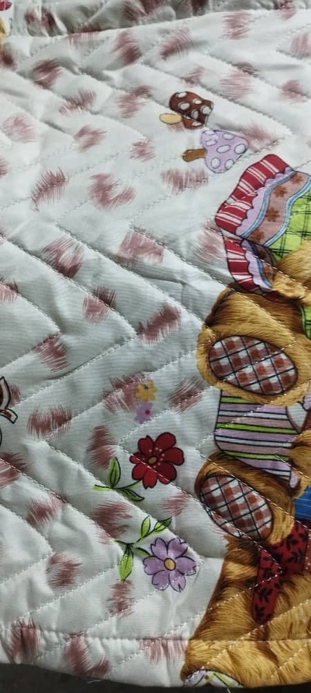 تصویر 2 از رو بالشتی پنبه دوزی جنس پارچه پرنس با لایه اسپان