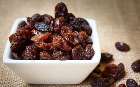 کشمش طبیعی سفری به طعم ناب و آرامش‌ بخش