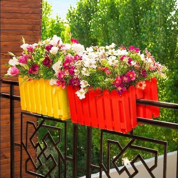 تصویر 2 از خرید گلدان‌ های پلاستیکی رنگی برای محیط شهری