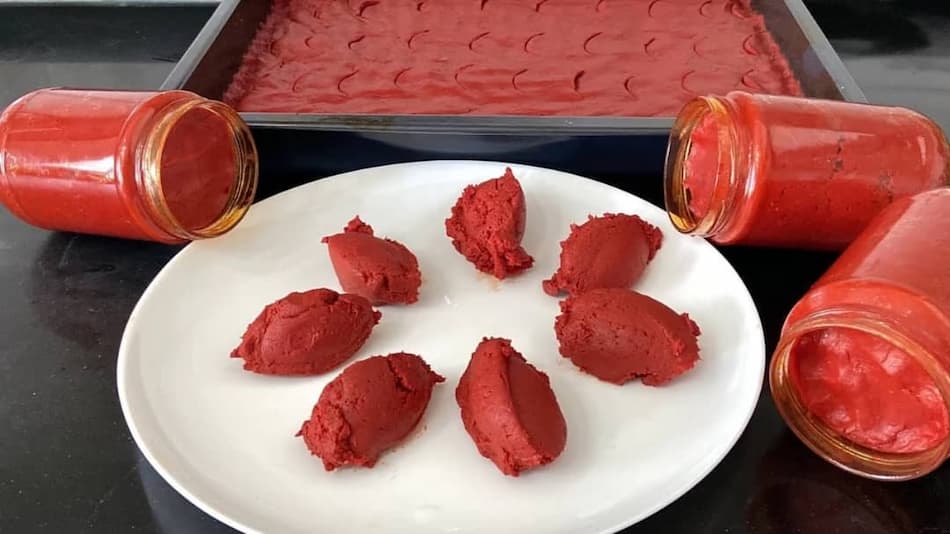 تصویر 4 از فروش آنلاین رب گوجه فرنگی پنج کیلویی نامزد