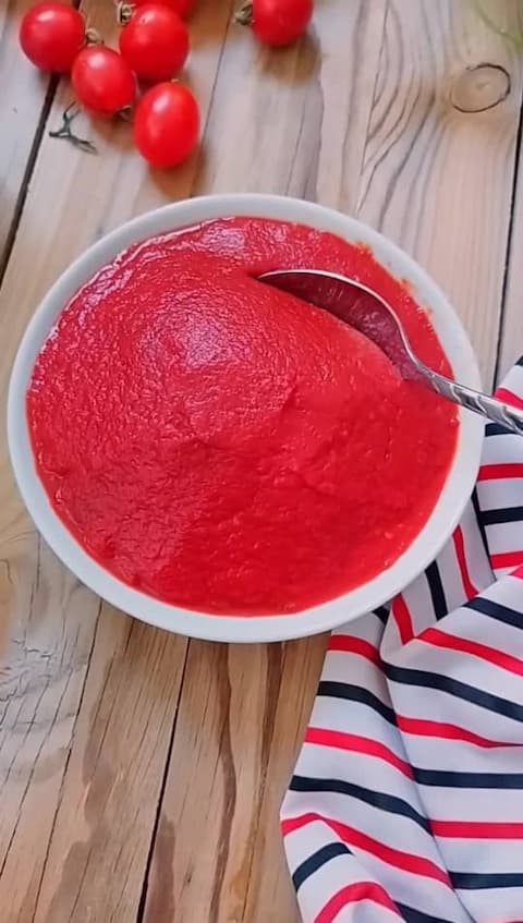 تصویر 3 از فروش آنلاین رب گوجه فرنگی پنج کیلویی نامزد