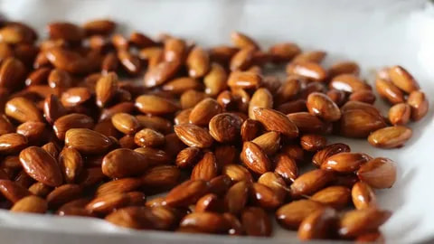 تصویر 3 از قیمت و خرید بادام درختی روکش دار  + فروش ارزان