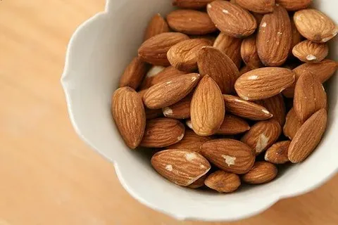 تصویر 3 از معرفی بادام درختی کهنه + بهترین قیمت خرید