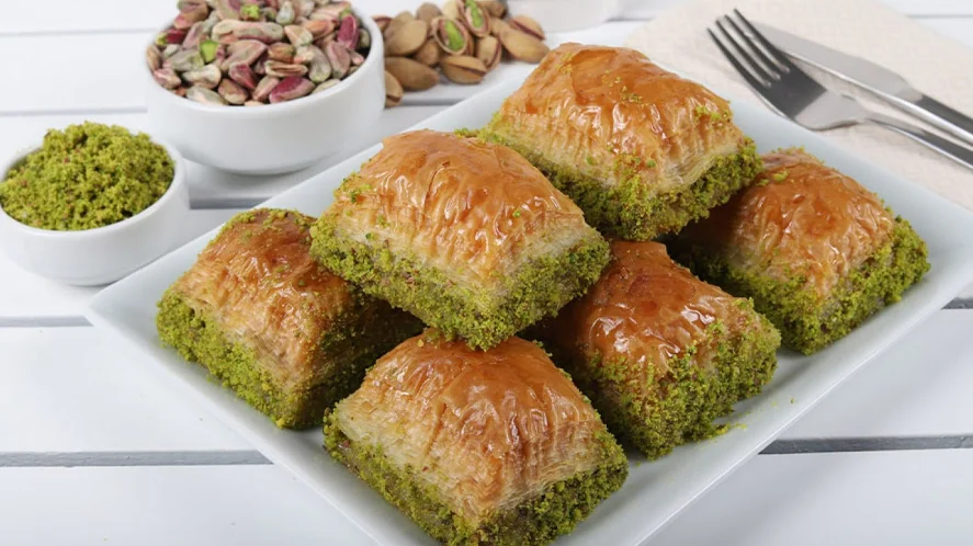 بهترین باقلوا استانبولی پسته ای + قیمت خرید عالی