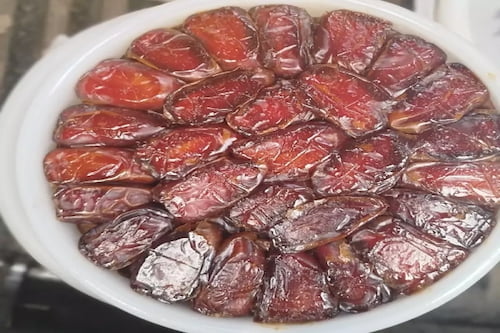 تصویر 4 از خرمای کبکاب با بافت نیمه‌ خشک و طعم شیرین طبیعی