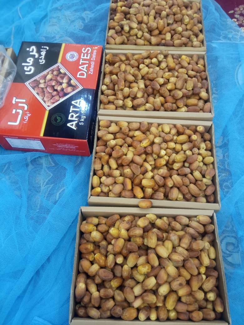 تصویر 5 از قیمت فروش انواع خرما زاهدی صادراتی به کشور افغانستان