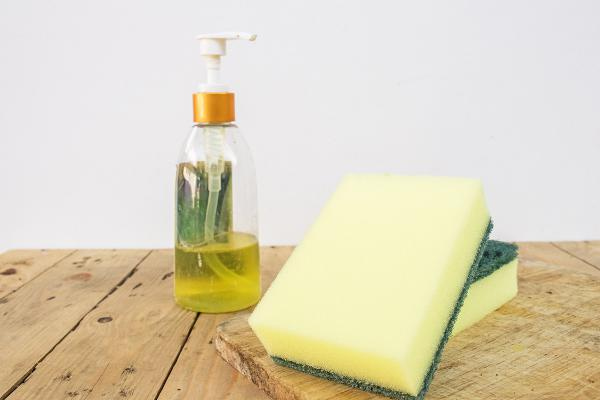 تصویر 3 از مایع ظرفشویی با رایحه توت‌فرنگی شیرین و ملایم
