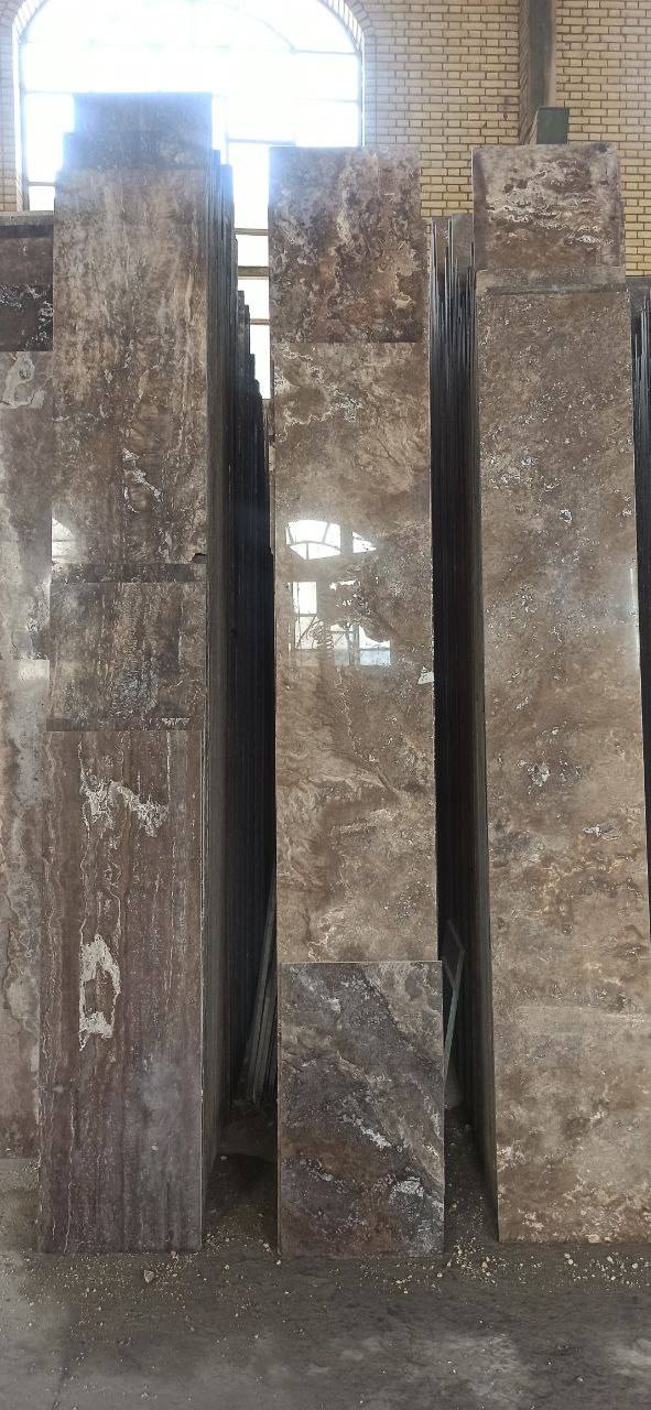 تصویر 3 از سنگ تراورتن سیلور ۴۰ طولی تم رنگی سیلور خرمایی