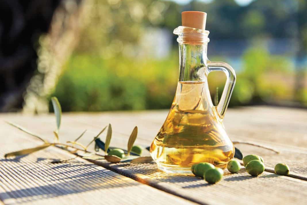 تصویر 1 از قیمت روغن زیتون بکر ایرانی با کیفیت ارزان + خرید عمده